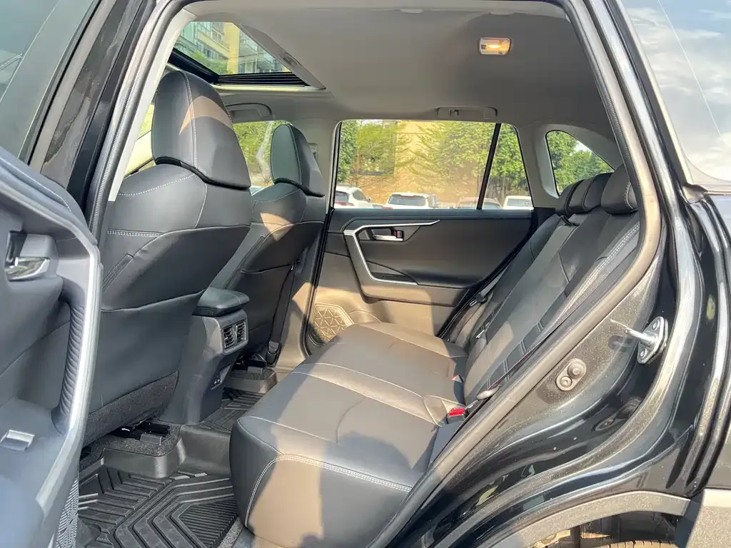 Toyota RAV4 2021 из CN, фото 7