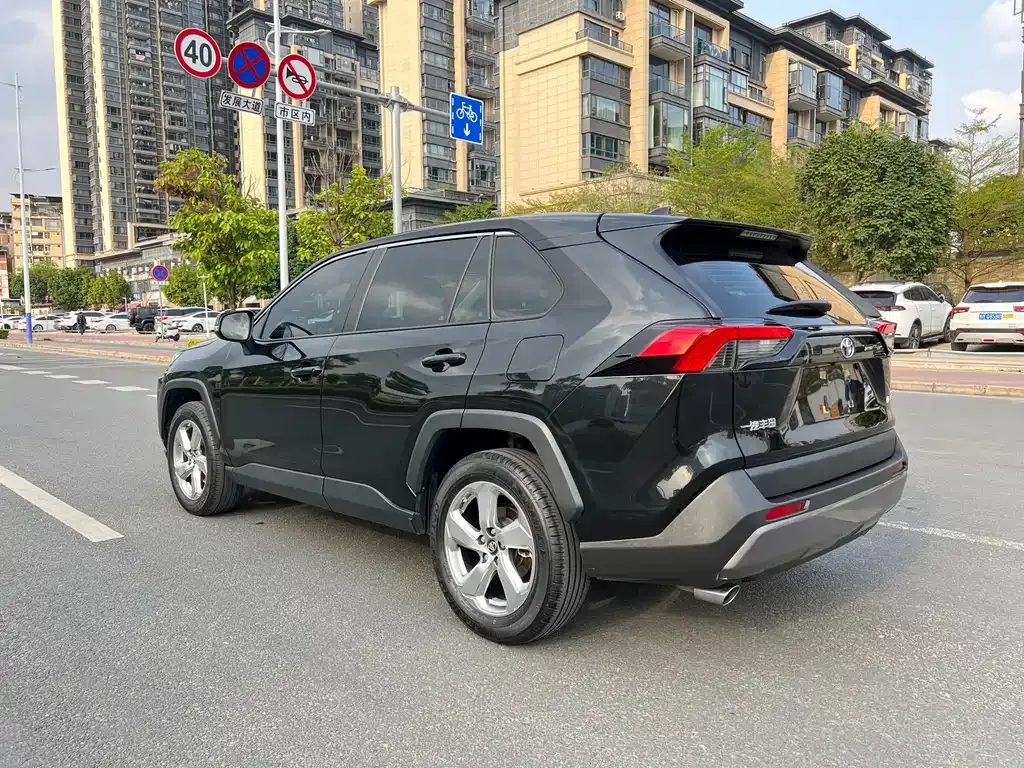 Toyota RAV4 2021 из CN, фото 8