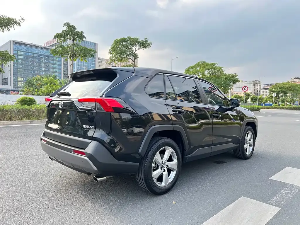 Toyota RAV4 2021 из CN, фото 6