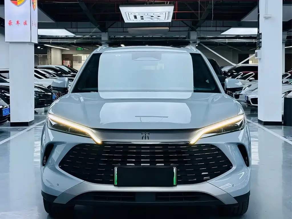 BYD L DM-i — фото 3
