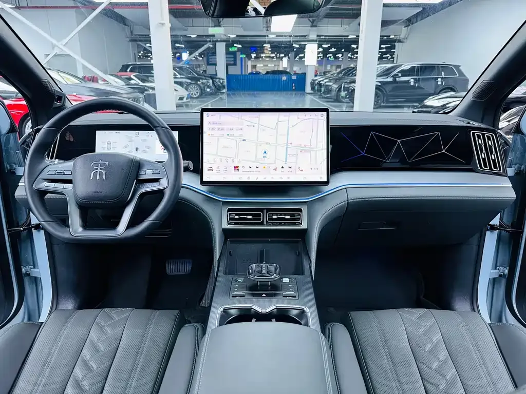 BYD L DM-i — фото 8
