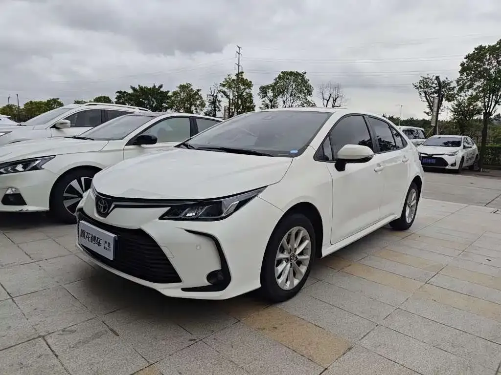 Toyota Corolla 2023 из CN, фото 1