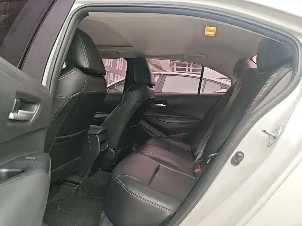 Toyota Corolla 2023 из CN, фото 3