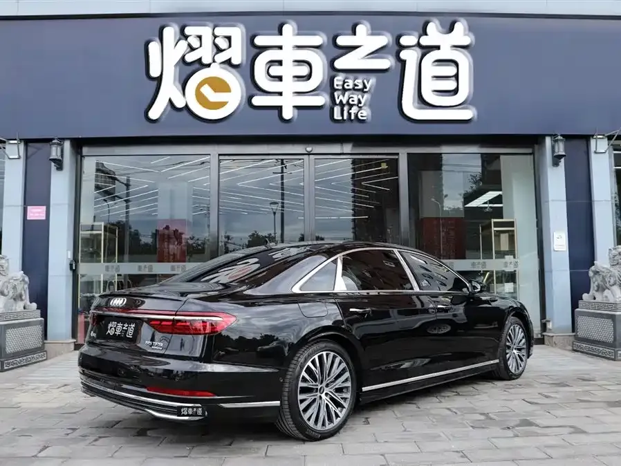 Audi A8 — фото 8