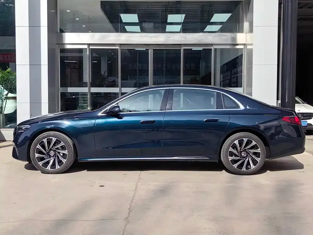 Mercedes-Benz E-Class 2024 из CN, фото 4
