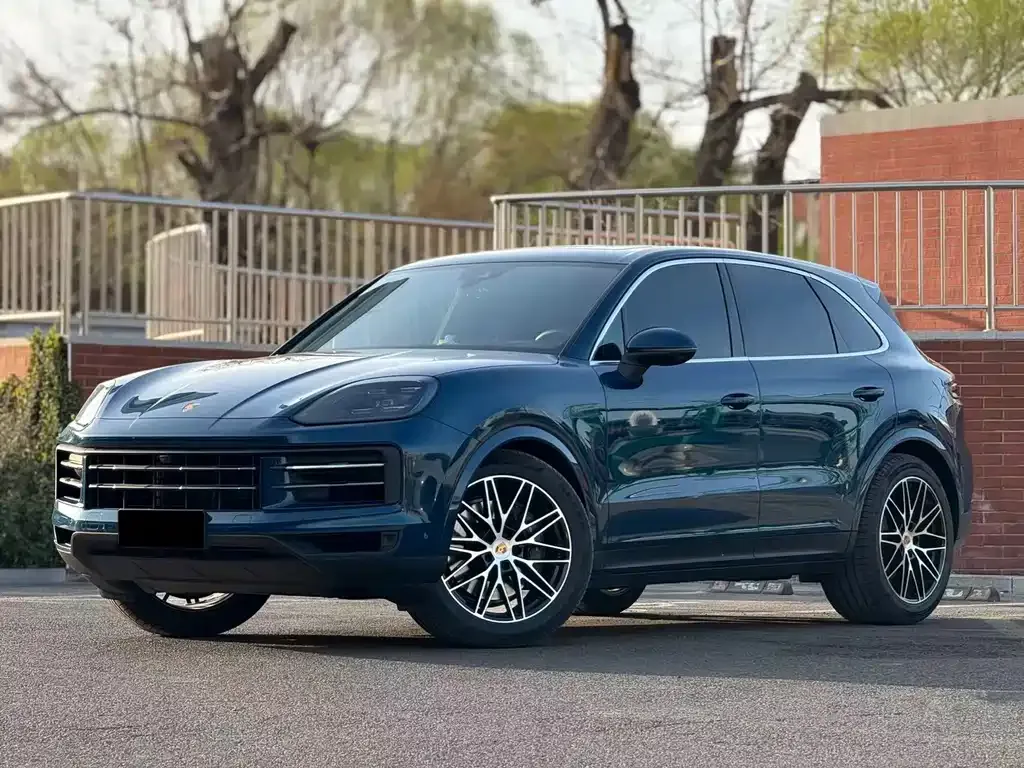 Porsche Cayenne — фото 1