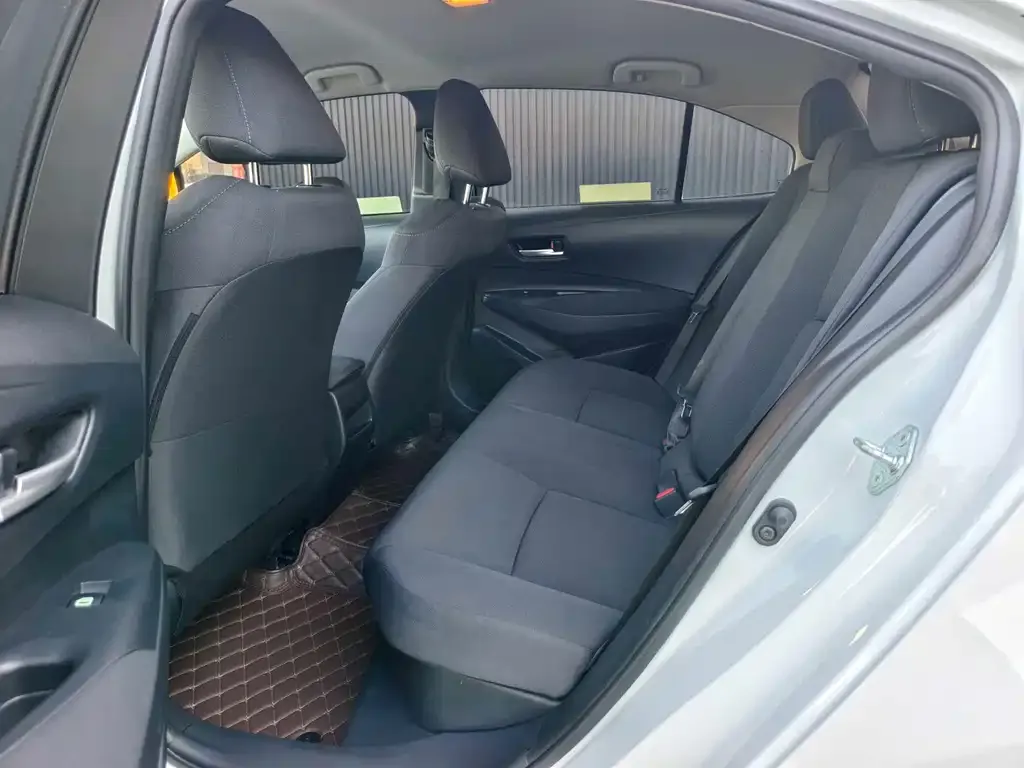 Toyota Corolla 2023 из CN, фото 2
