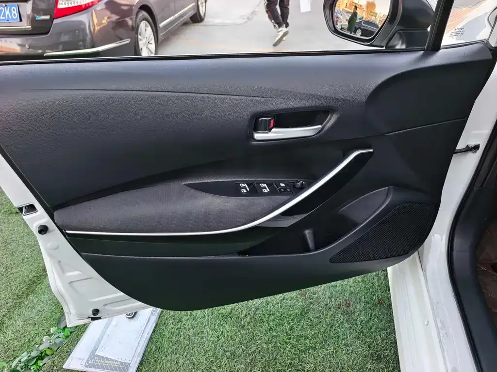 Toyota Corolla 2023 из CN, фото 10