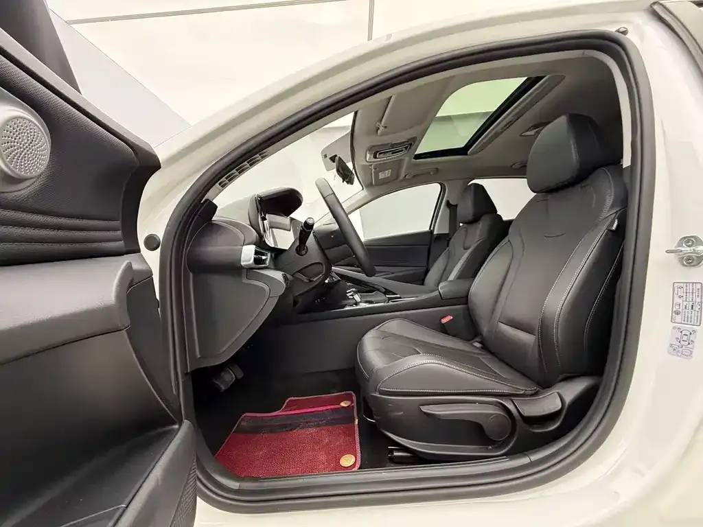 Hyundai Elantra 2022 из CN, фото 9