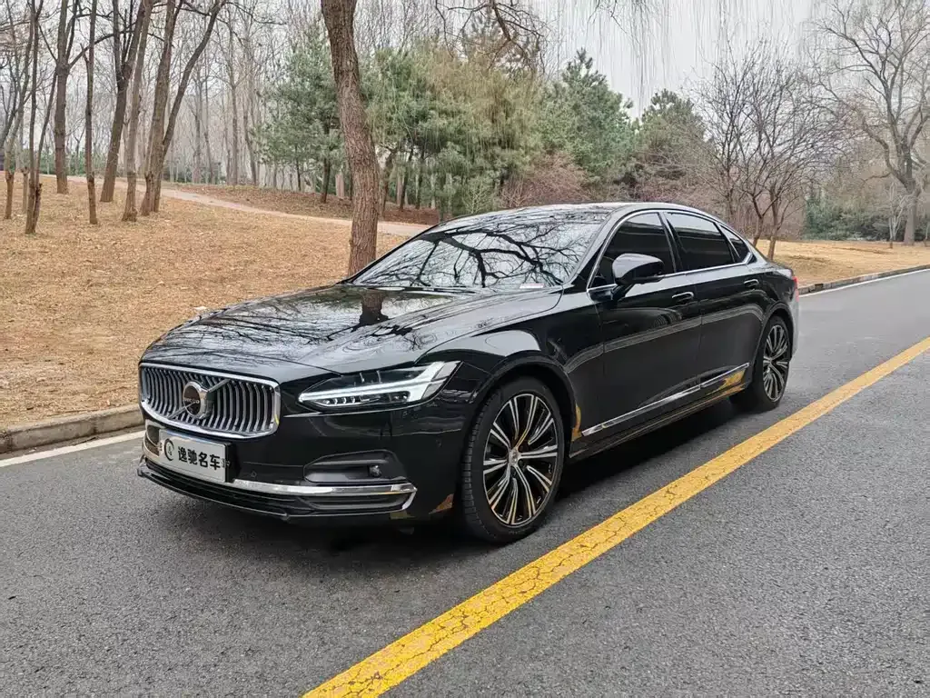 Volvo S90 — фото 1