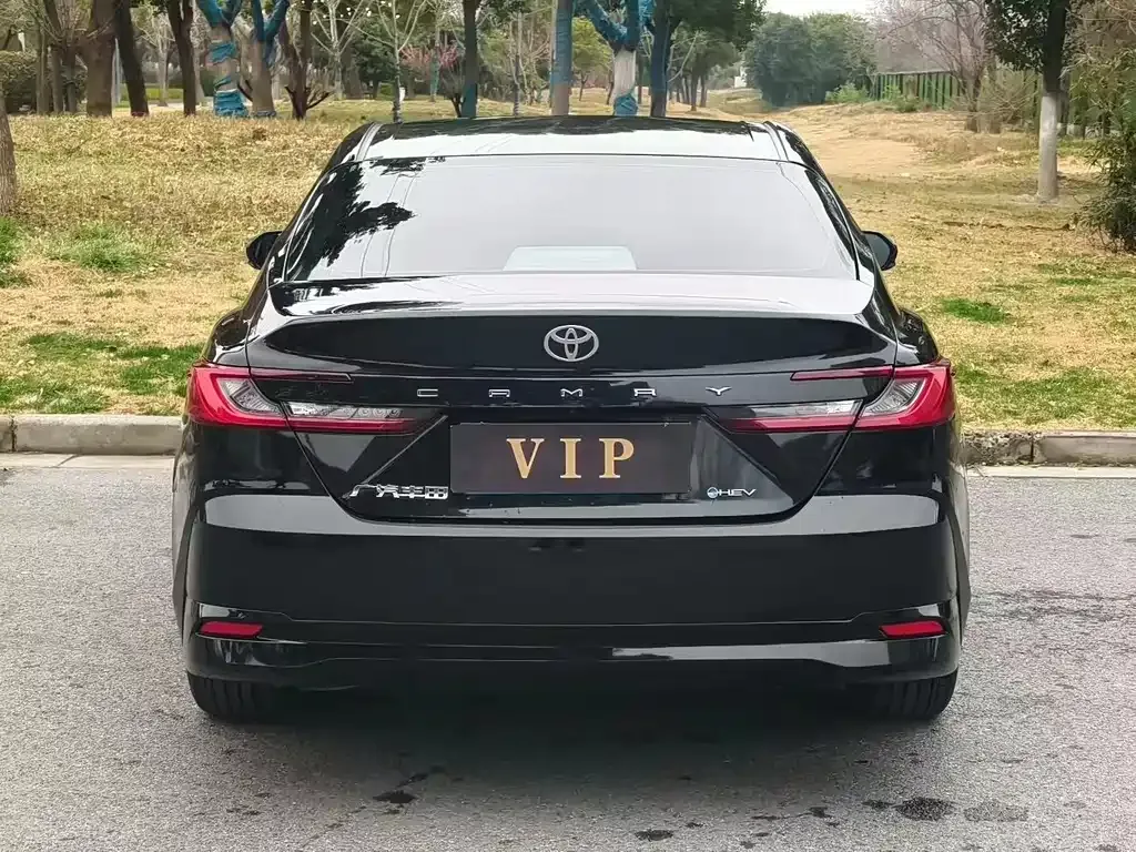 Toyota Camry 2024 из CN, фото 2