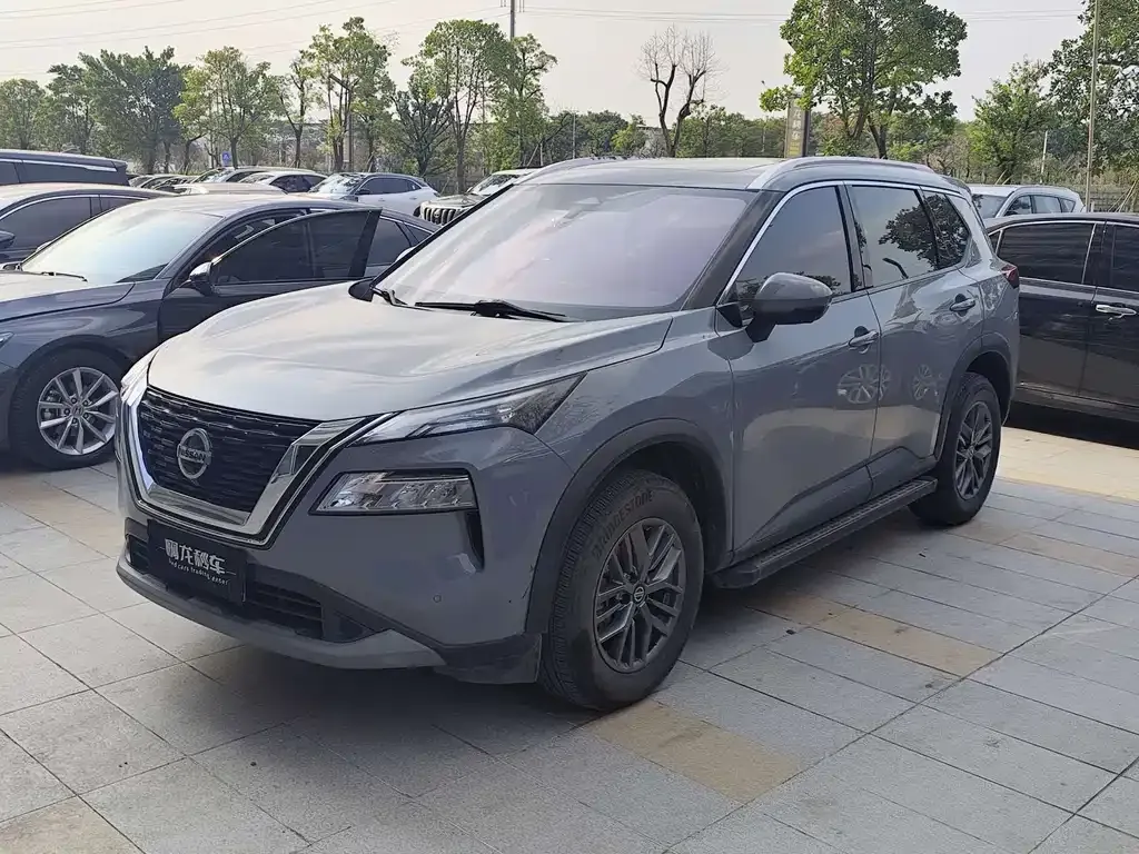 Nissan X-Trail — фото 1