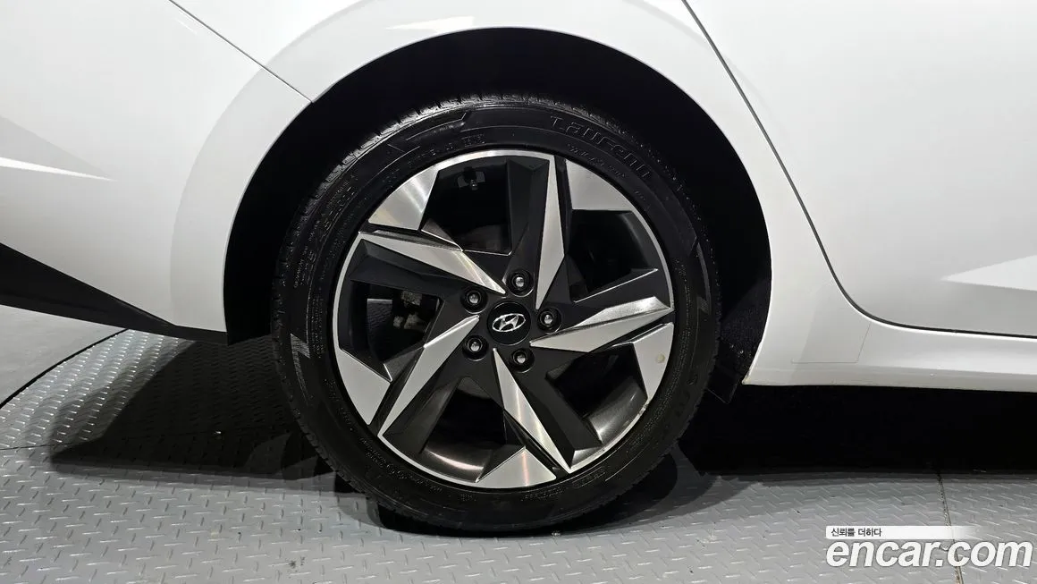 Hyundai AVANTE — фото 8