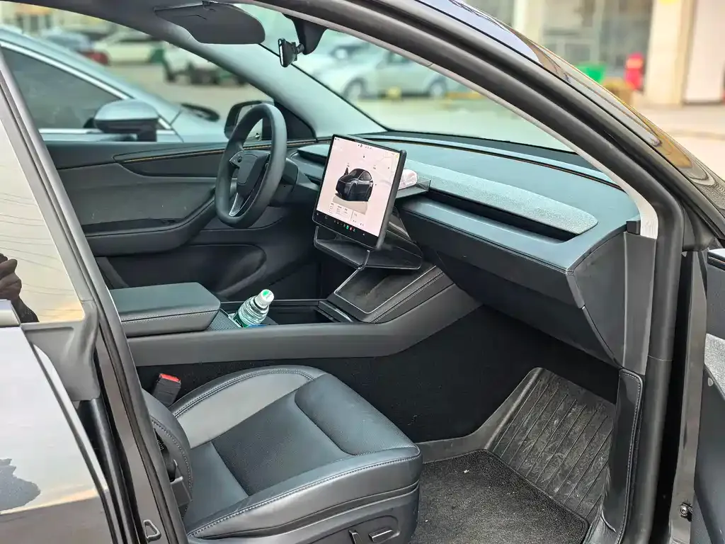 Tesla Model Y 2025 из CN, фото 9