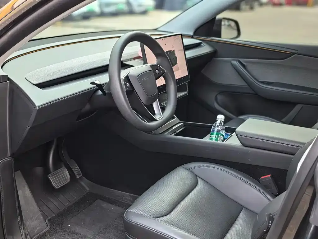 Tesla Model Y 2025 из CN, фото 2