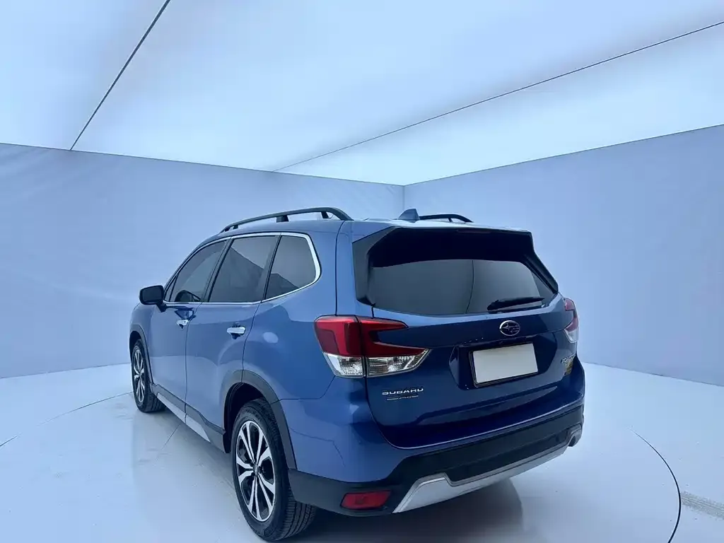 Subaru Forester — фото 5