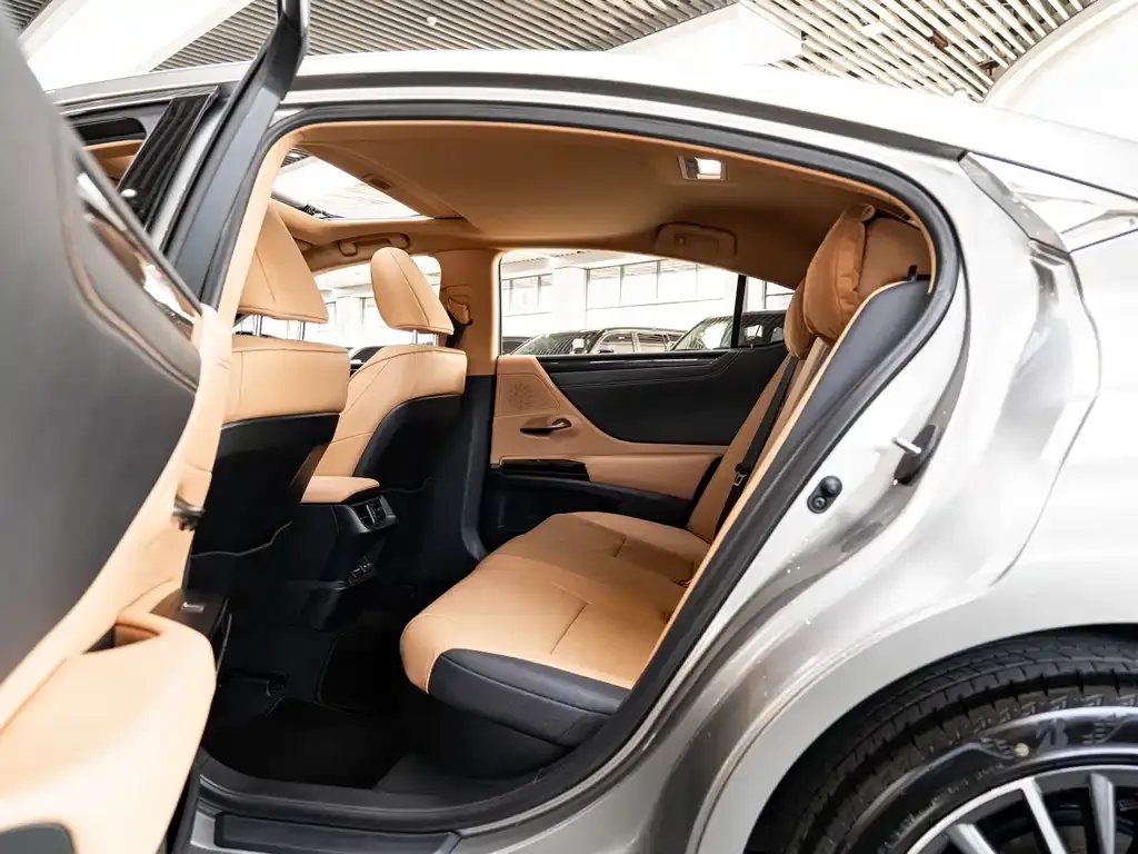 Lexus ES 2023 из CN, фото 6