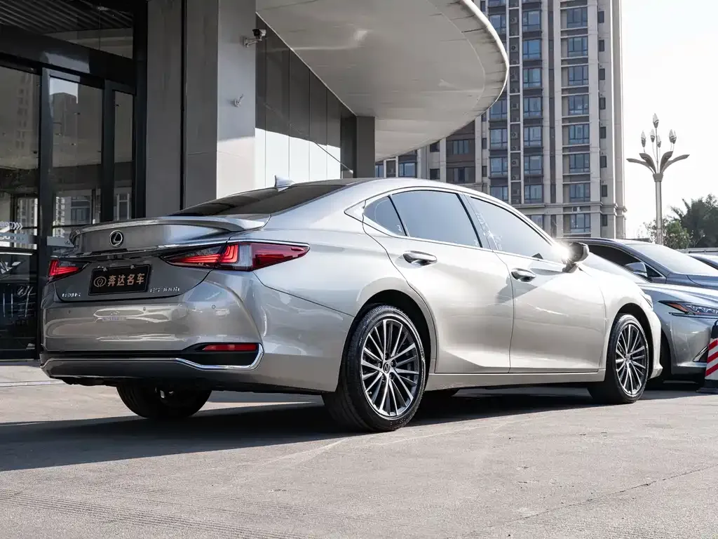 Lexus ES 2023 из CN, фото 9