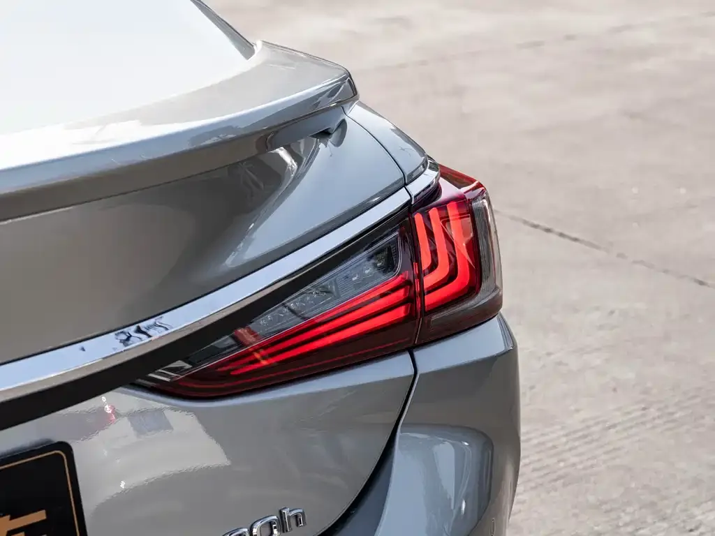 Lexus ES 2023 из CN, фото 4