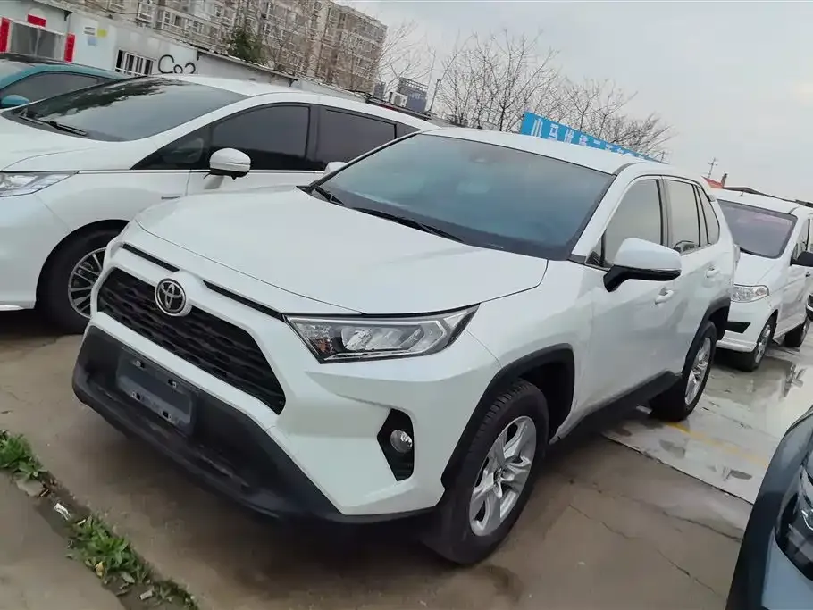 Toyota RAV4 2022 из CN, фото 1