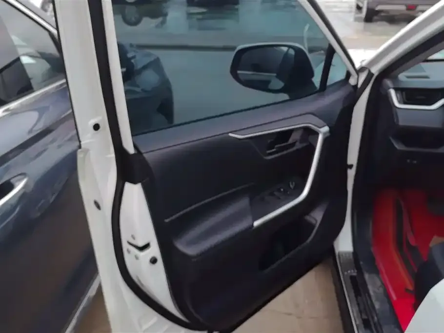Toyota RAV4 2022 из CN, фото 9