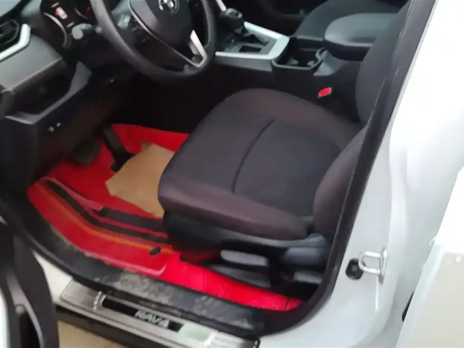 Toyota RAV4 2022 из CN, фото 3