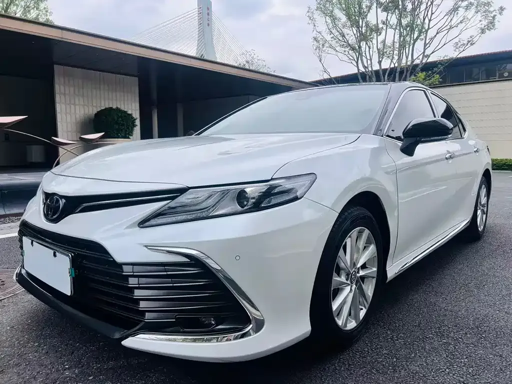 Toyota Camry 2023 из CN, фото 1