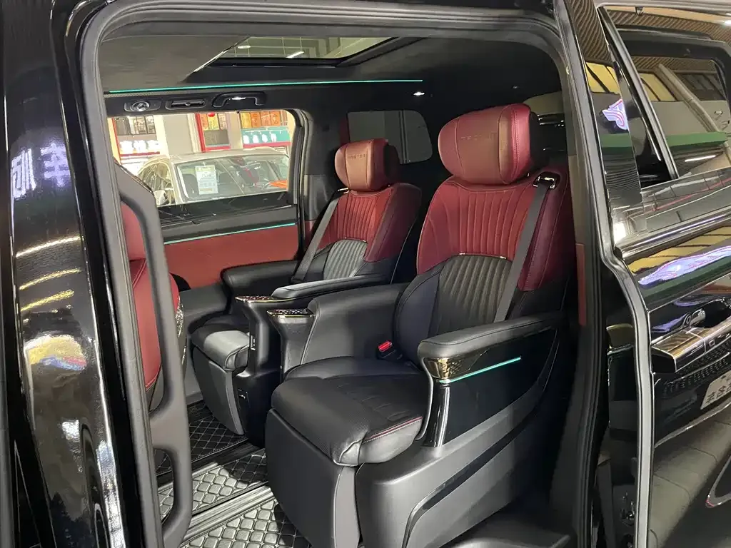 GAC Motor Trumpchi M8 — фото 9