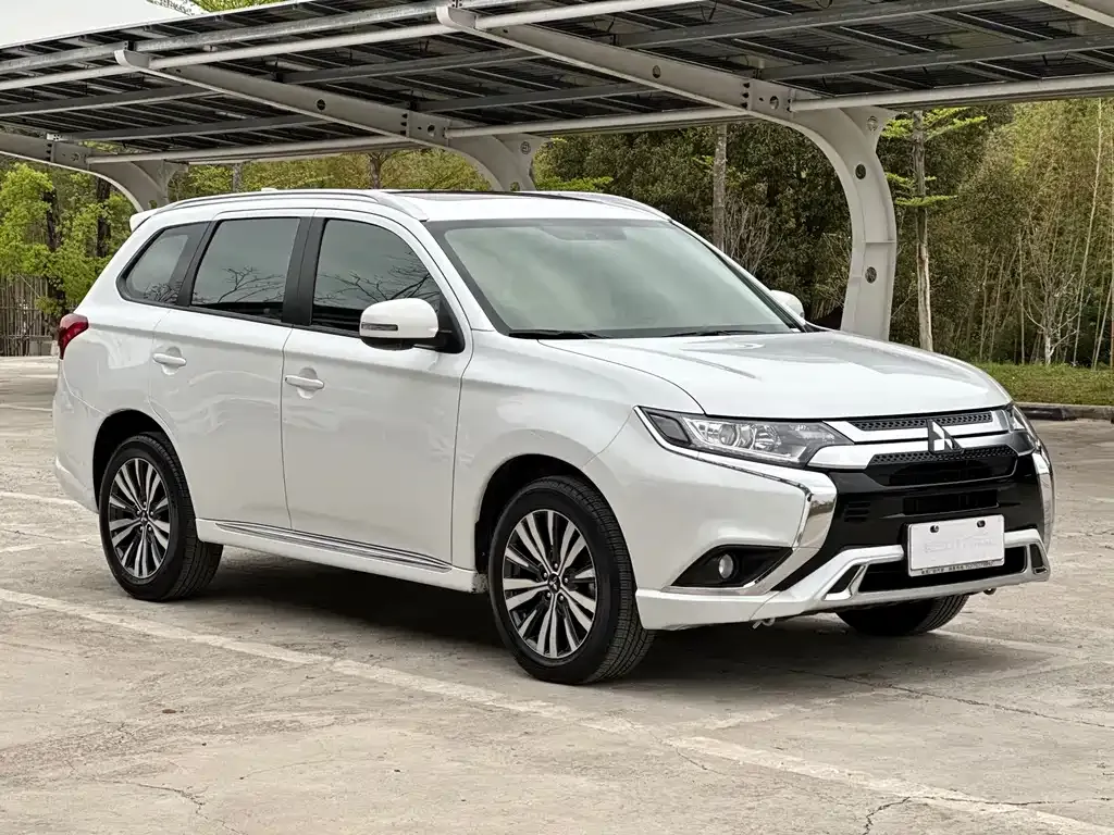 Mitsubishi Outlander 2022 из CN, фото 10