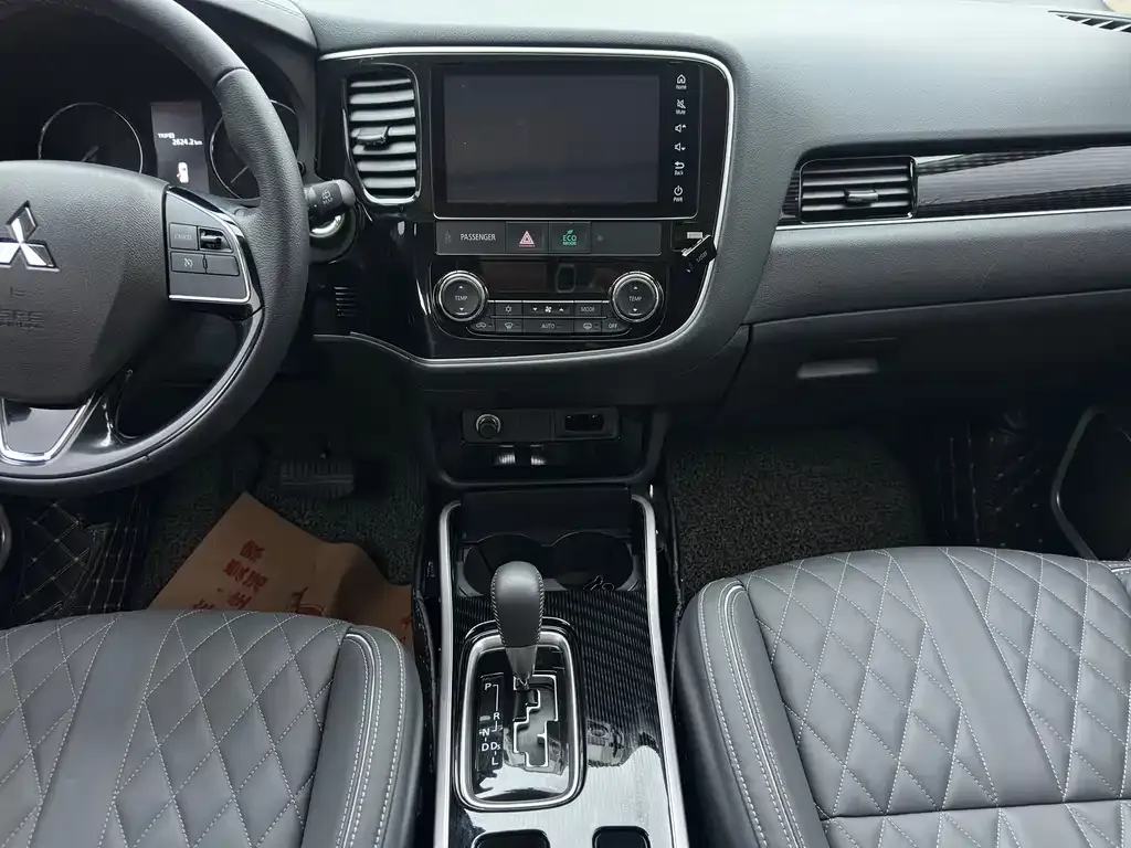 Mitsubishi Outlander 2022 из CN, фото 8