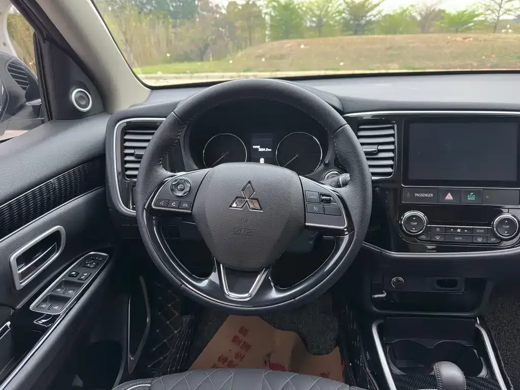 Mitsubishi Outlander 2022 из CN, фото 6