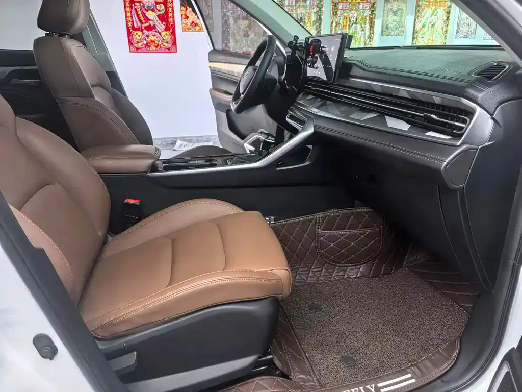 Geely Vision X6 — фото 9