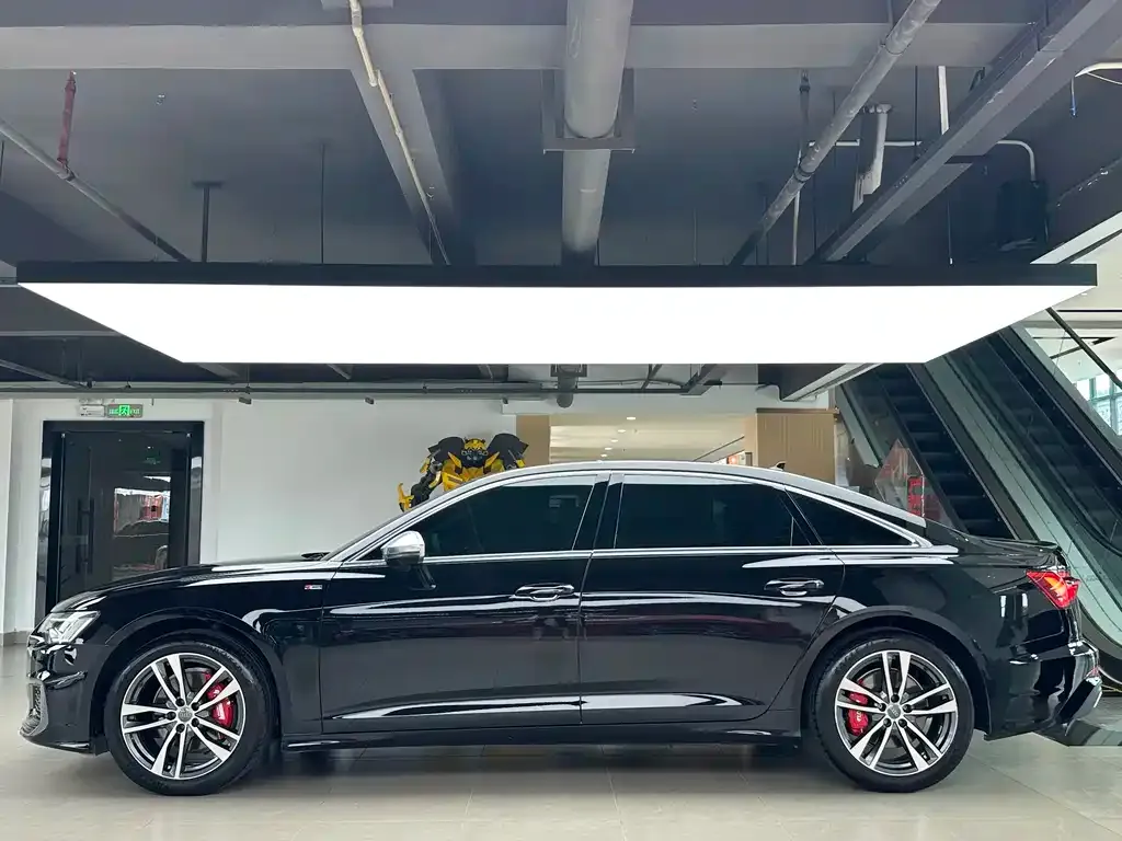 Audi A6L — фото 9