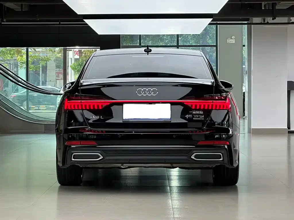 Audi A6L — фото 8