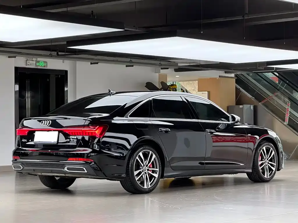 Audi A6L — фото 6