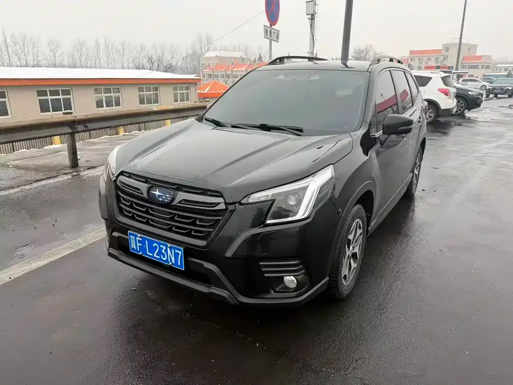 Subaru Forester — фото 1
