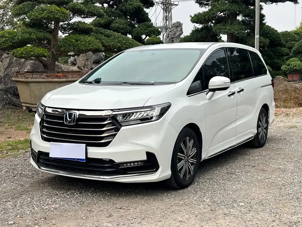 Honda Odyssey — фото 1
