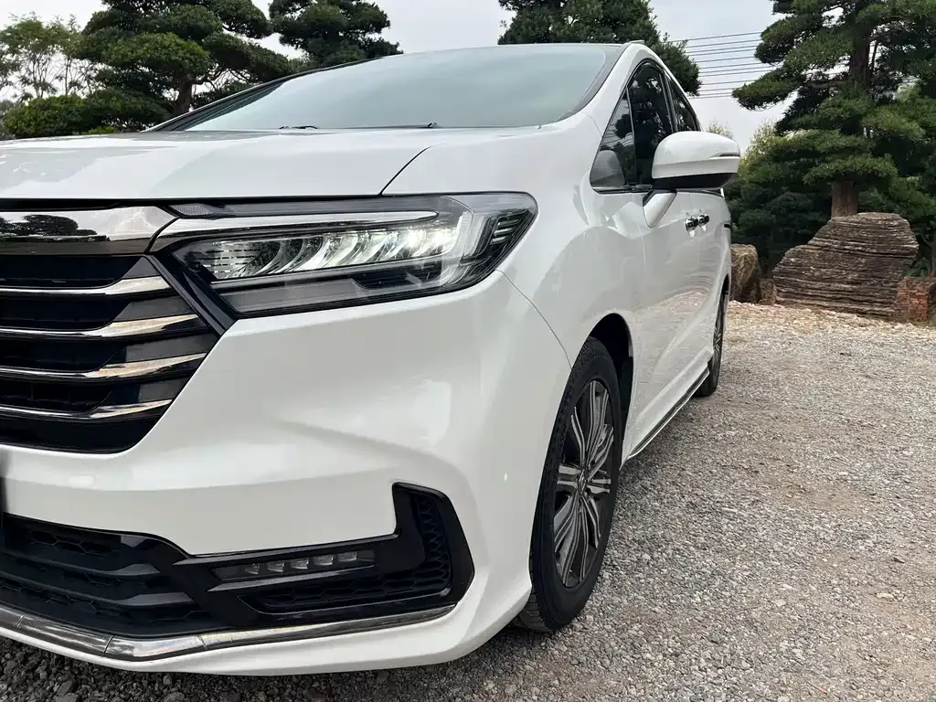 Honda Odyssey — фото 10