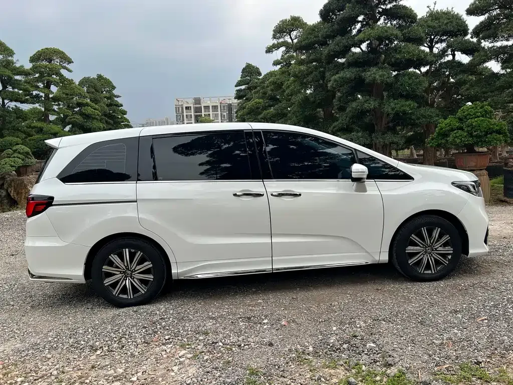 Honda Odyssey — фото 2