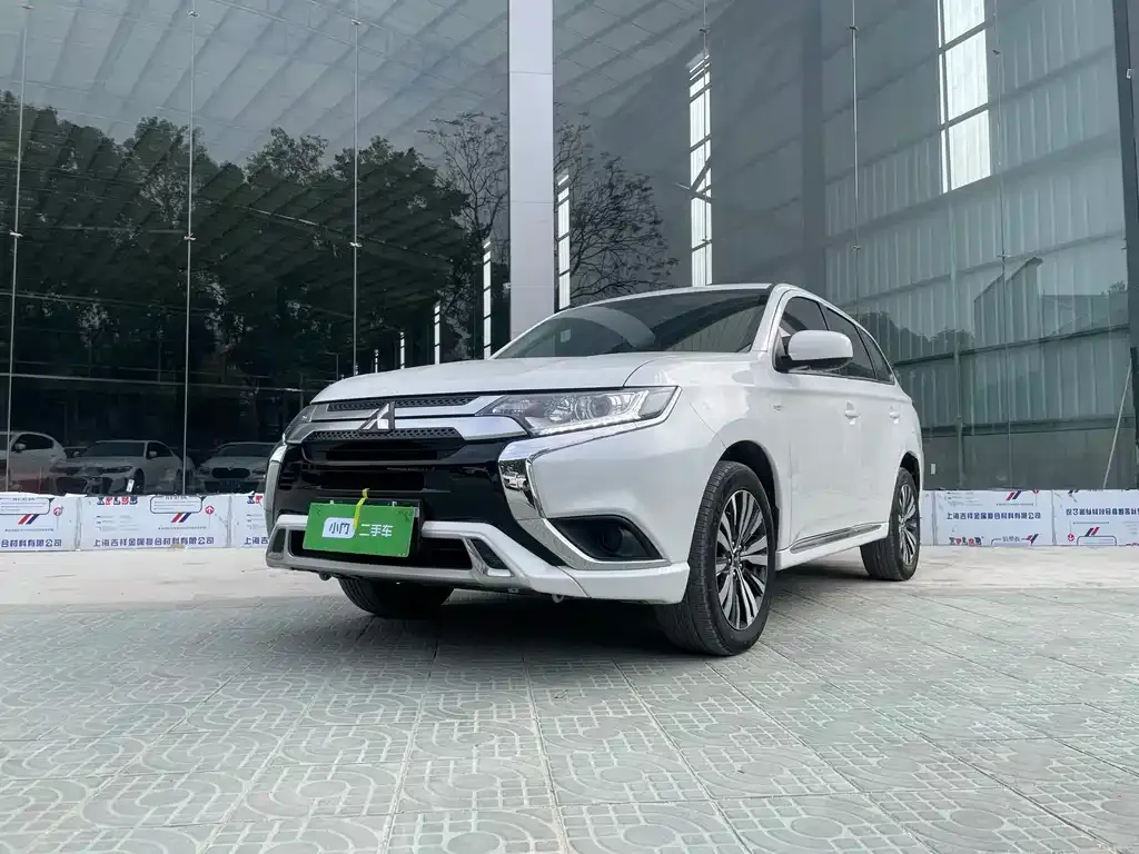 Mitsubishi Outlander 2022 из CN, фото 1
