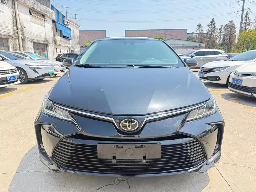 Toyota Corolla — фото 7