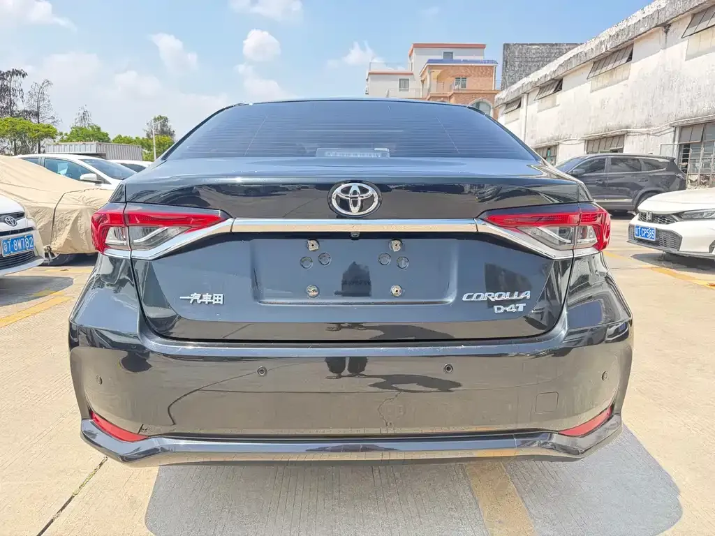 Toyota Corolla — фото 4