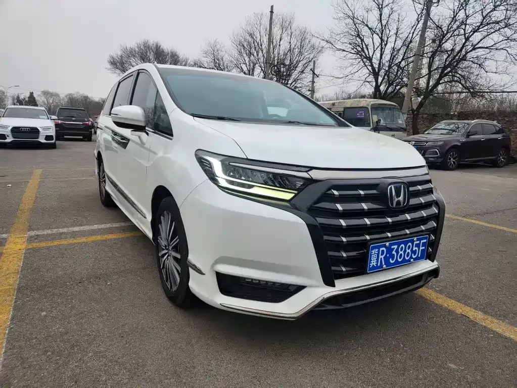 Honda Elysion 2022 из CN, фото 2