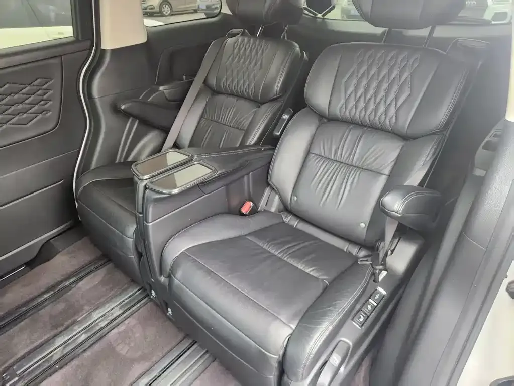 Honda Elysion 2022 из CN, фото 10