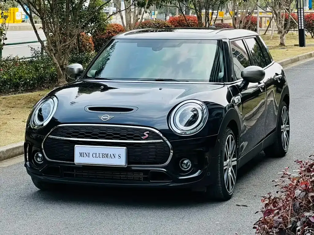 MINI Clubman — фото 1