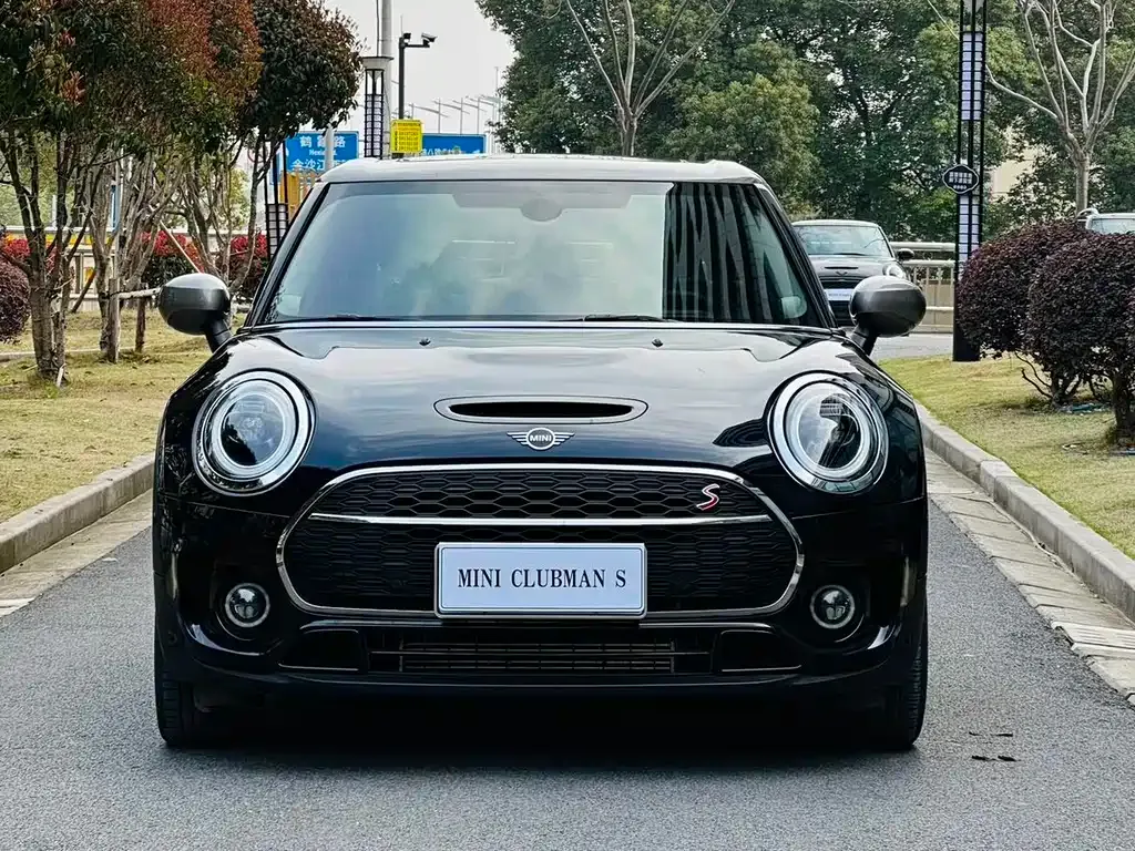 MINI Clubman — фото 3
