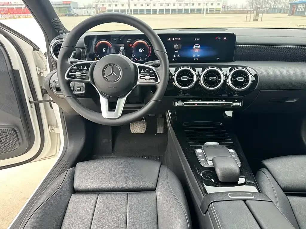 Mercedes-Benz A-Class — фото 10