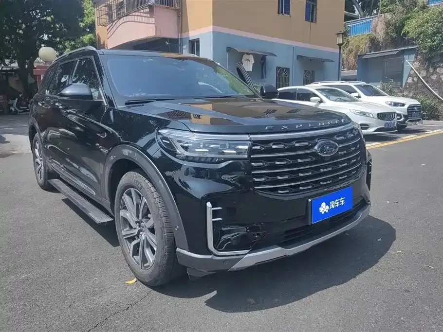 Ford Explorer 2023 из CN, фото 1