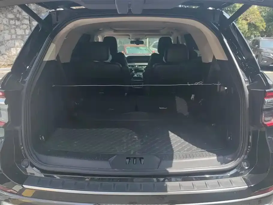 Ford Explorer 2023 из CN, фото 4