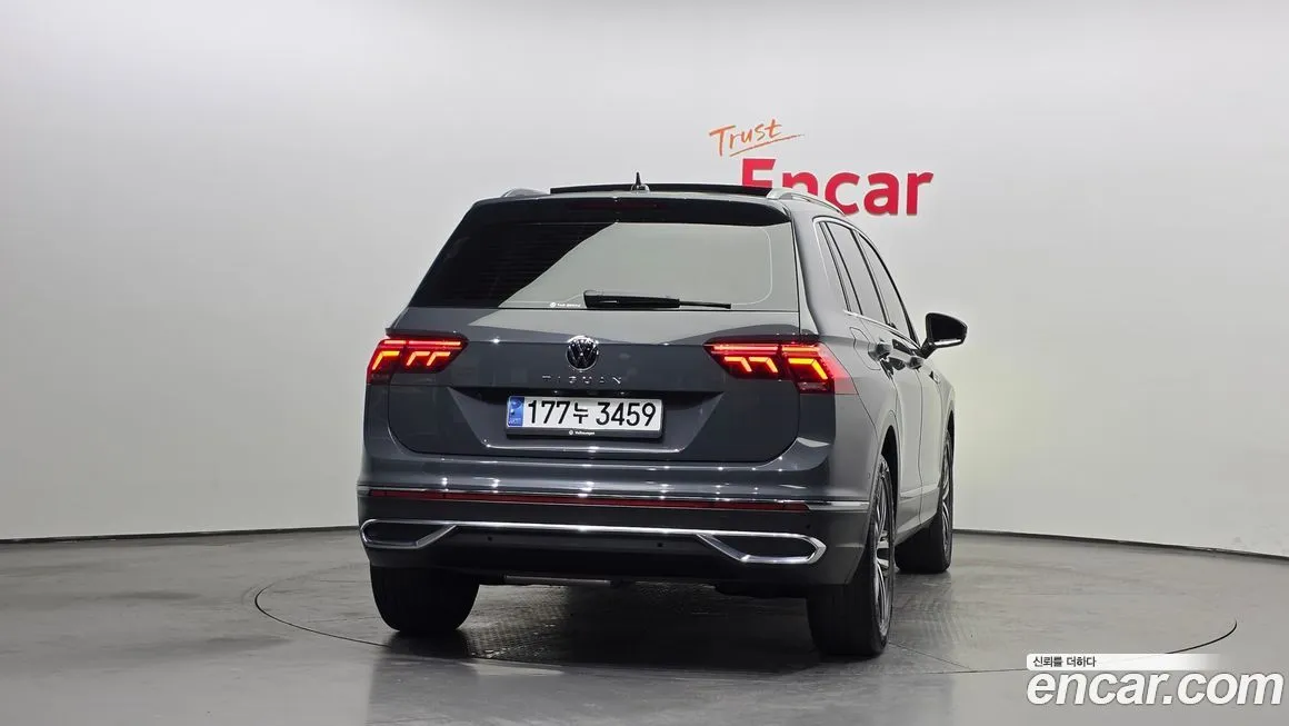 Volkswagen Tiguan — фото 4